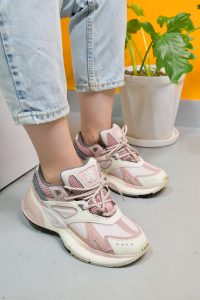 کتونی امیری ام ای رانر صورتی