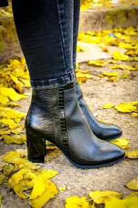 نیم بوت زنانه چرم طبیعی برند AGM کد ۸۱۶