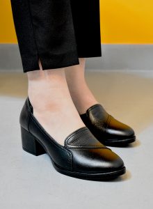 کفش زنانه چرم طبیعی برند سهیل مشکی مدل ستاره