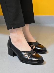 کفش زنانه چرم طبیعی برند سهیل مشکی مدل سولماز