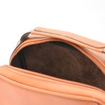 کیف دوشی مردانه چرم طبیعی برند چنار مدل مگنتی عسلی