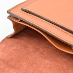 کیف دوشی مردانه چرم طبیعی برند چنار مدل قفل ناخنی عسلی