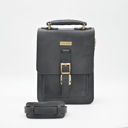 کیف دوشی مردانه چرم طبیعی برند چنار مدل قفل ناخنی مشکی