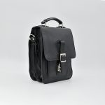 کیف دوشی مردانه چرم طبیعی برند چنار مدل قفلی مشکی