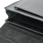 کیف دوشی مردانه چرم طبیعی برند چنار مدل قفلی مشکی